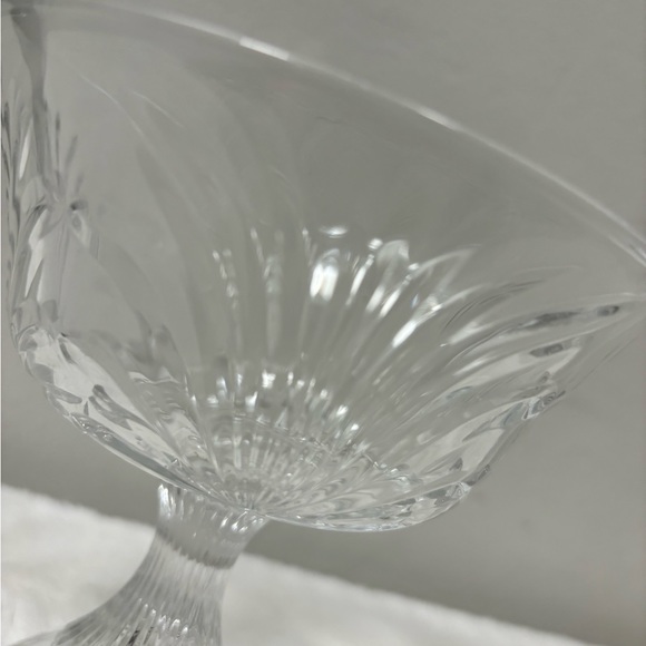 Vintage Aderia crystal clear glass pedestal candy bowl - Picture 2 of 10
